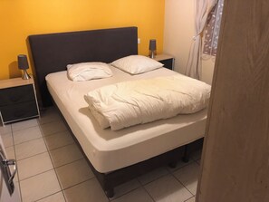 3 bedrooms, iron/ironing board, travel crib, free WiFi