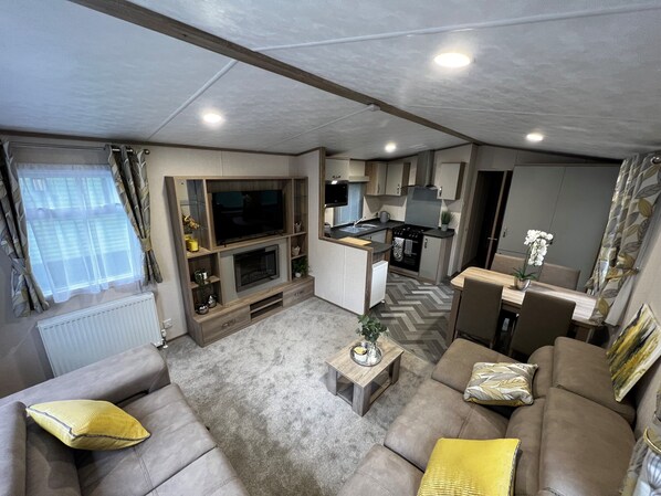 Interior - Resort based holiday home on Lake Windermere (Windermere)