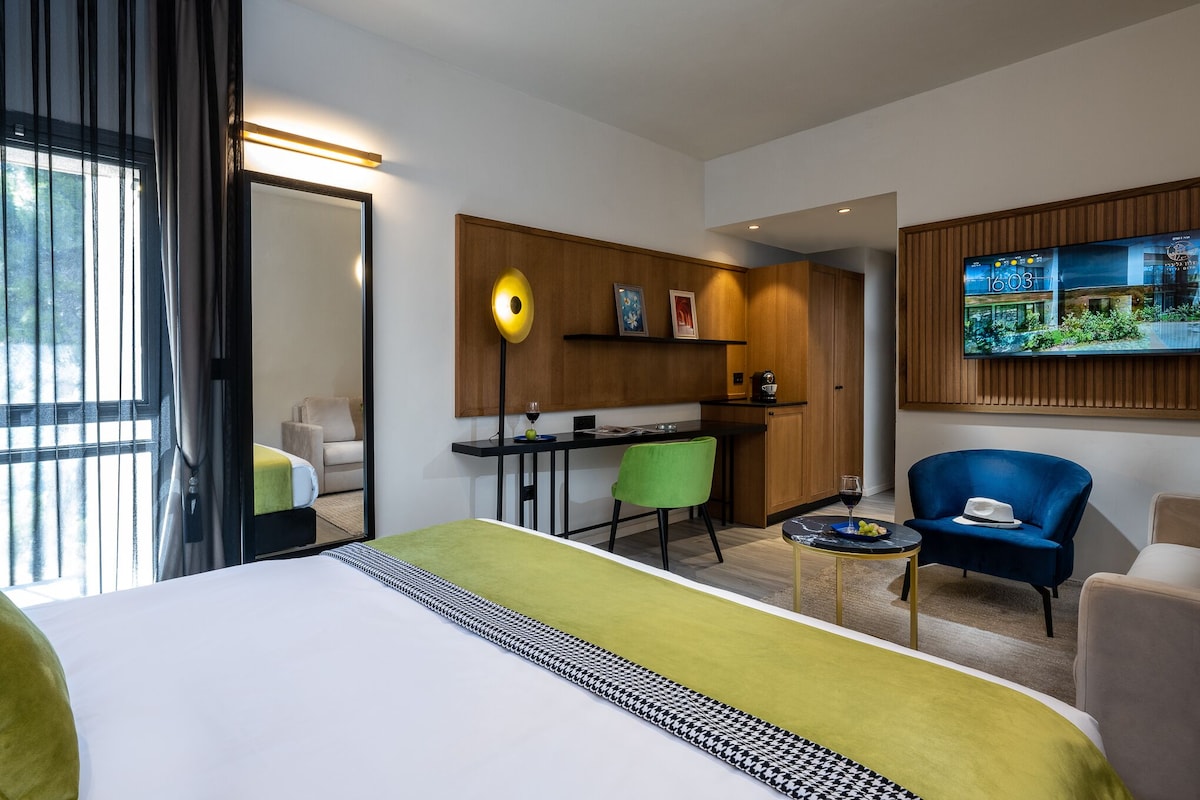 In-room safe, iron/ironing board (on request), free WiFi, bed sheets