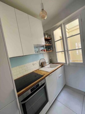 Køleskab, ovn, kogeplade, opvaskemaskine