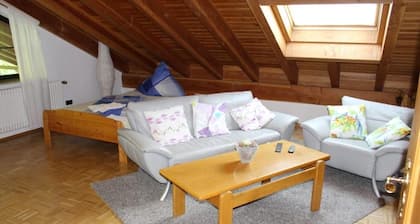 gemütliche Ferienwohnung "Max" unterm Dach & Terrasse/Balkon