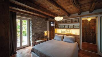 6 bedrooms, free WiFi, bed sheets