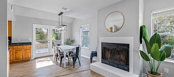 Crystal Cove! Fantastic Crystal Beach Home!