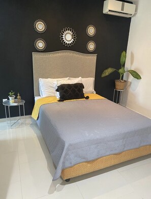 4 habitaciones, tabla de planchar con plancha, wifi y ropa de cama