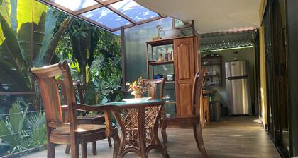 Enchanted Apartment in Manuel Antonio a 5 minutos de la playa.