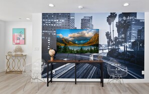 Interior - ★ DTLA'S CLOSE TO USC, PRIME 4B4B HOME★ (Los Angeles)