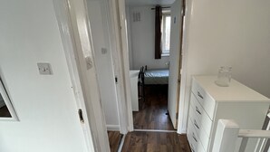 Hallway - Victoria Park rooms (London)