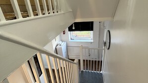Staircase - Victoria Park rooms (London)