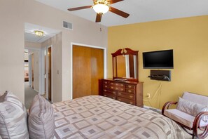 2 bedrooms, iron/ironing board, travel cot, WiFi
