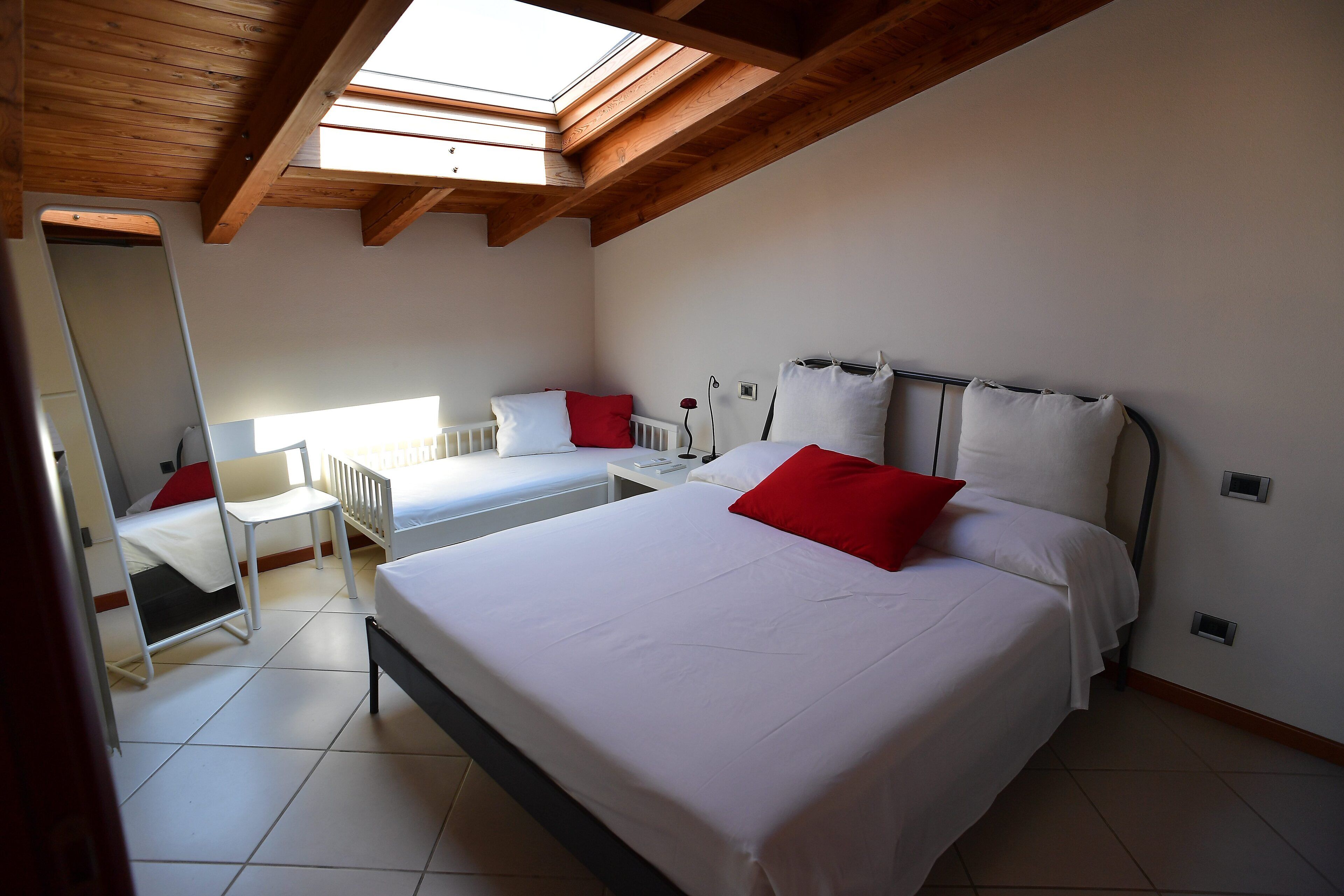 1 chambre, fer et planche à repasser, Wi-Fi gratuit, draps fournis