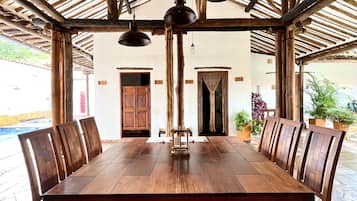 Televisión LED de 32 pulgadas con canales vía satélite y televisión