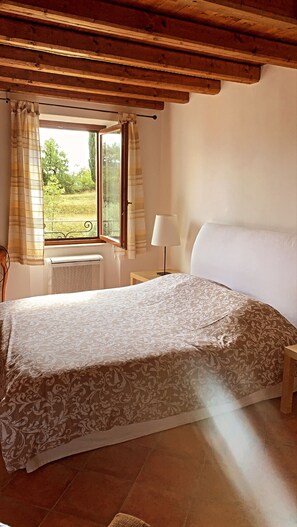 2 bedrooms, desk, iron/ironing board, travel cot
