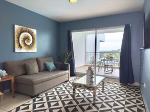 Costa Veleros 4003 | Wohnbereich | 50-Zoll-Plasmafernseher mit Digitalempfang, Fernseher