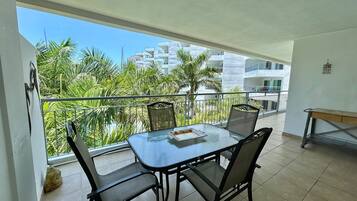 Costa Veleros 42 | Living area