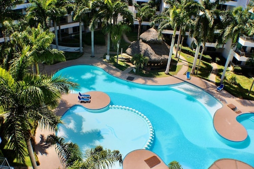 Costa Veleros Apartments