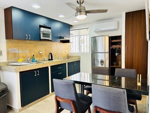 meson del capitan 99 | 私人厨房 | 大冰箱、厨具/餐具、清洁用品、纸巾