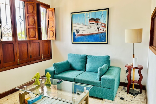 Comfort Apartment, 1 Katil Ratu (Queen) | Ruang tamu | 50 inci televisyen plasma dengan digital, TV