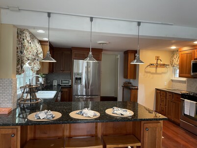 Large Charming Historic House close to Beaches