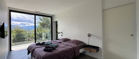 4 chambres, fer et planche à repasser, Wi-Fi, draps fournis