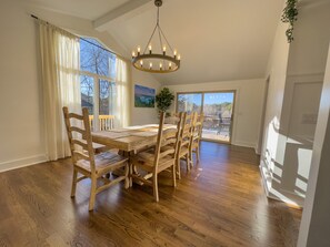 Dining - Lakefront Keowee with Private Dock and Huge Patio! Kayaks, Grill+ Outdoor TV (Seneca)