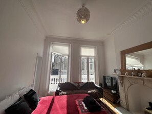 TV - Beautiful and Cosy Central London One bedroom/ One Bath  (London)