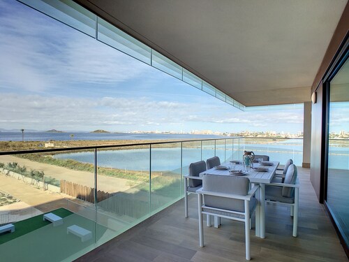 Large sea view balcony, wifi, parking and pool