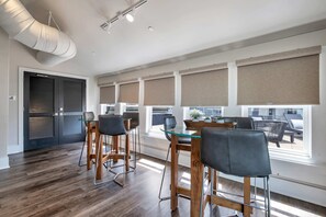 Dining - Skyline Penthouse 6BR/4,400 sq ft Walk to Broadway (Nashville)