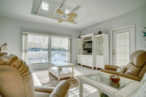 Smart TV, fireplace, books