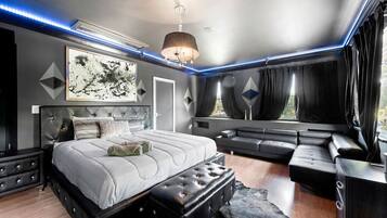 6 habitaciones, caja de seguridad en la habitación y escritorio