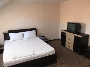 Superior Twin Room | Free WiFi, bed sheets - Step Inn (Alba Iulia)