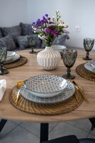 Villa junior | Sala de estar | Smart TV de 40 pulgadas con canales por satélite, una televisión