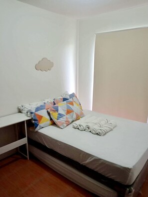 2 عدّة غرف نوم ومكتب وواي فاي وملاءات أسرّة