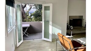 Terrace/patio - Steps to the Sand! Venice Beach Apartment (Marina del Rey)