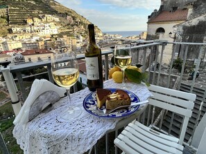 Outdoor dining - Casa Diodora, vicino al mare, in Costiera Amalfitana (Maiori)