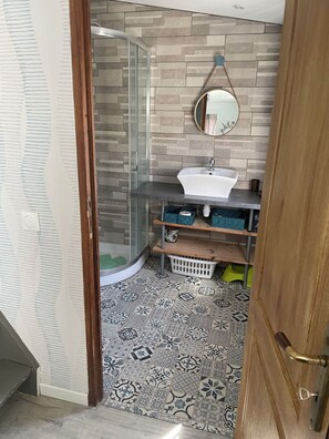 Shower, hair dryer - House for 4/6 people 5min drive from the beach (Marseillan-plage)