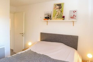 1 camera, Wi-Fi, lenzuola