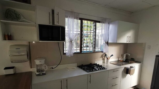 茶具/咖啡用具、冰箱、微波炉、炉灶