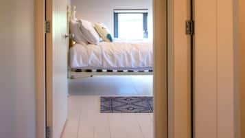4 slaapkamers, een kluis op de kamer, een strijkplank/strijkijzer