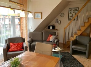 Smart TV, DVD player, books, stereo