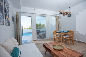 Executive Studio Suite | Living room | Smart TV - Ammos Lux Apartments Crete (Agios Nikolaos)