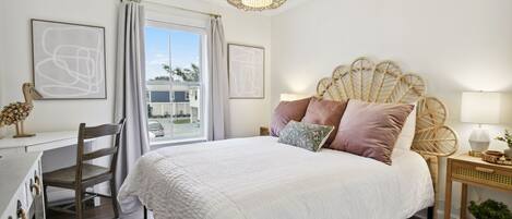 2 bedrooms, desk, iron/ironing board, free WiFi