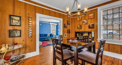 102 year old historic home in quiet park district comfy and quiet