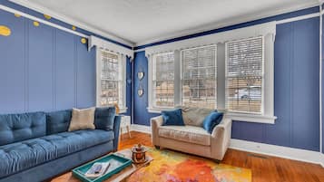 Smart TV, fireplace, books, offices
