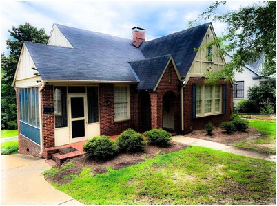 102 year old historic home in quiet park district comfy and quiet 