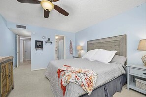2 habitaciones, escritorio, tabla de planchar con plancha y wifi gratis