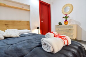 1 bedroom, travel cot, free WiFi, bed sheets