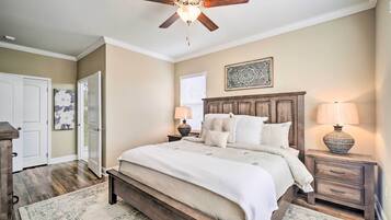2 bedrooms, iron/ironing board, Internet, bed sheets