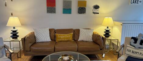 Smart TV, chimenea y videojuegos