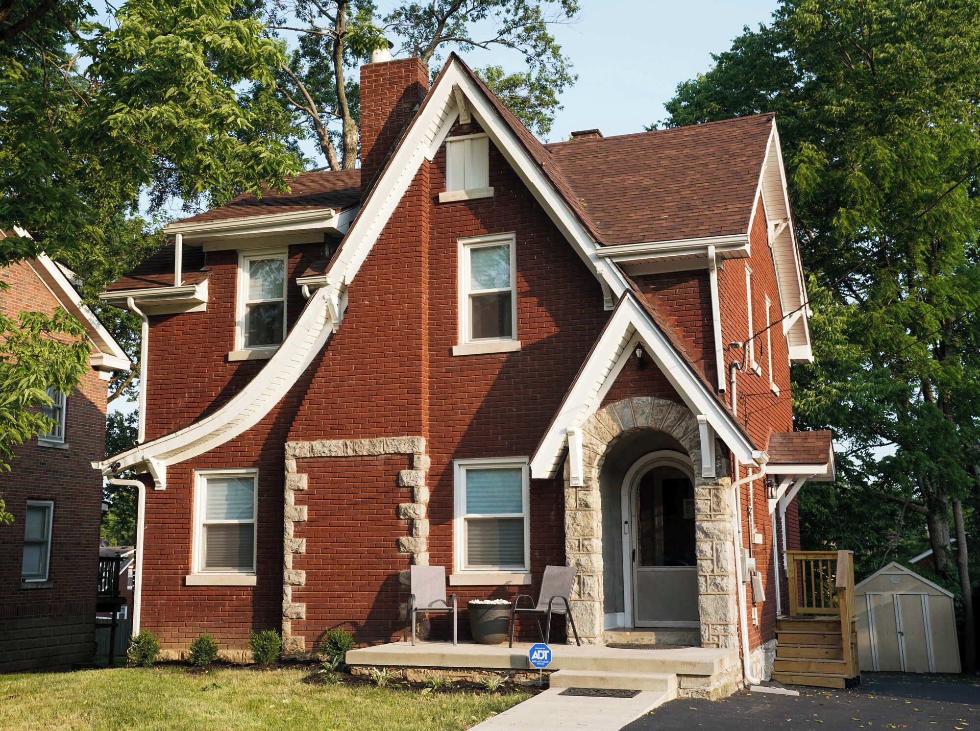 The Little Red Tudor is the perfect place to plan your Lexington adventure