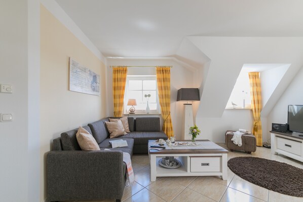 Älytelevisio, DVD-soitin, videokirjasto, stereot